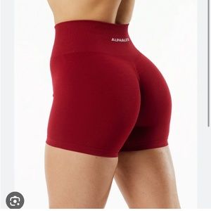 Alphalete 4.5 Amplify Short Scarlet
